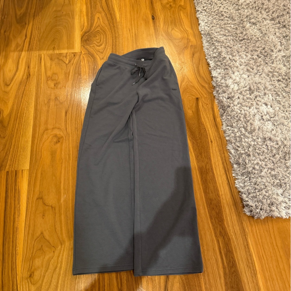 Aritzia flowy pants